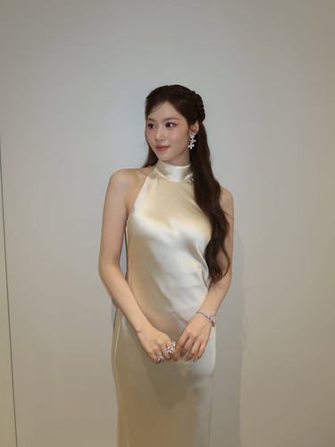 m.by sana 8c3abc40d2554205916e58bebea6b49c.jpg