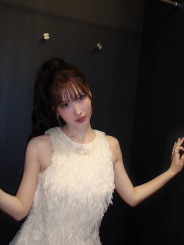 momo db254ea3a7da430985679a0d681ec34b.jpg