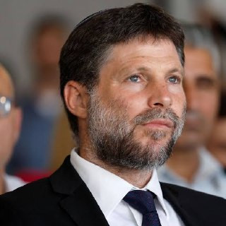 سموتريتش: استمرار إطلاق الصواريخ نحو مستوطنات الشمال يختبر معادلة "الضاحية" التي أعلنها رئيس الوزراء الإسرائيلي. أدعو نتنياهو إلى تطبيقها بحزم بدءًا م...