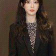 杨紫20250409 124831 我又来了 不好意思🙋🏻♀️.gif