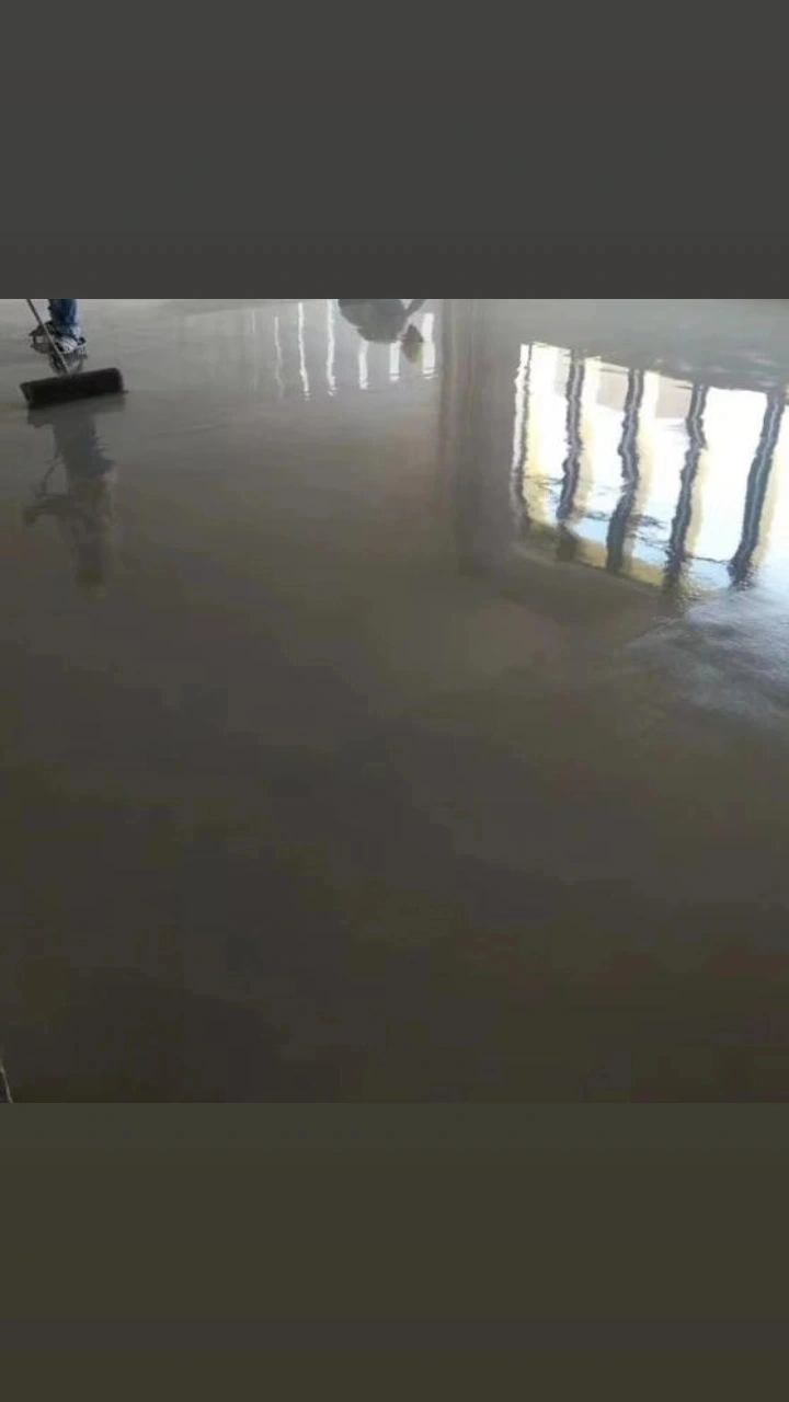 Foto de trabalho de RB pisos aplicação e polimentos de pisos de alta resistências no Indica Sergipe