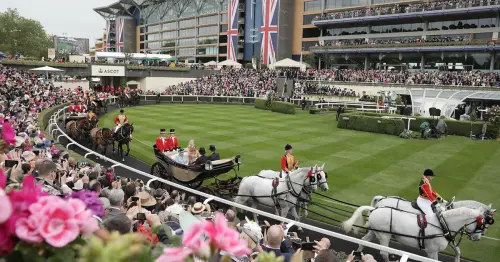Experience dining in the Restaurants near Ascot racecourse.webp