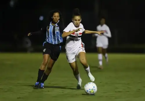 São Paulo e Grêmio duelam em Caxias do Sul na primeira batalha das quartas de final do Brasileiro feminino