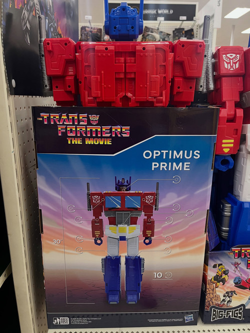 Big Figs 30 inch Transformers Optimus Prime Found At US Retail 2.jpg