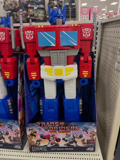 Big Figs 30 inch Transformers Optimus Prime Found At US Retail 1.jpg