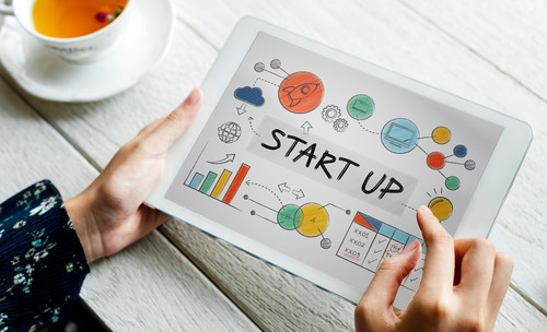 How to Find Investors for Startups in USA and Secure Funding.jpg