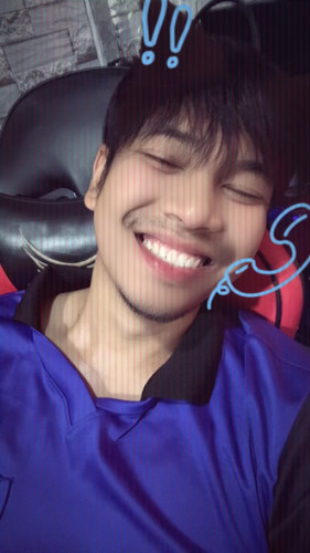เสื้อฟ้า.jpg
