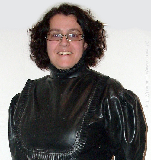 Latexmilf sdc10849b.jpg