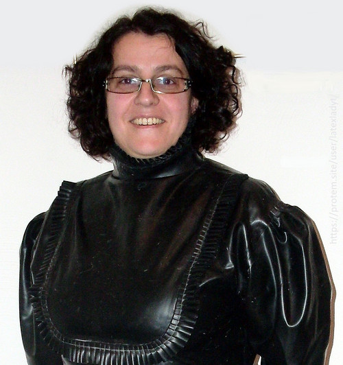 Latexmilf sdc10849bn.jpg