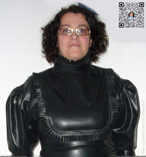 latexmilf sdc108497b.jpg