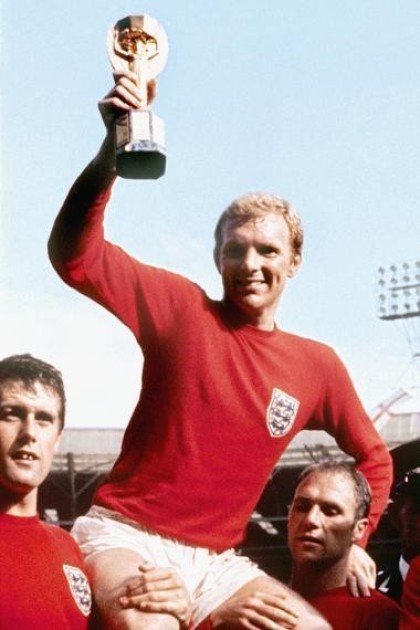 Bobby Moore.jpg