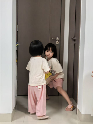 sister2.jpg