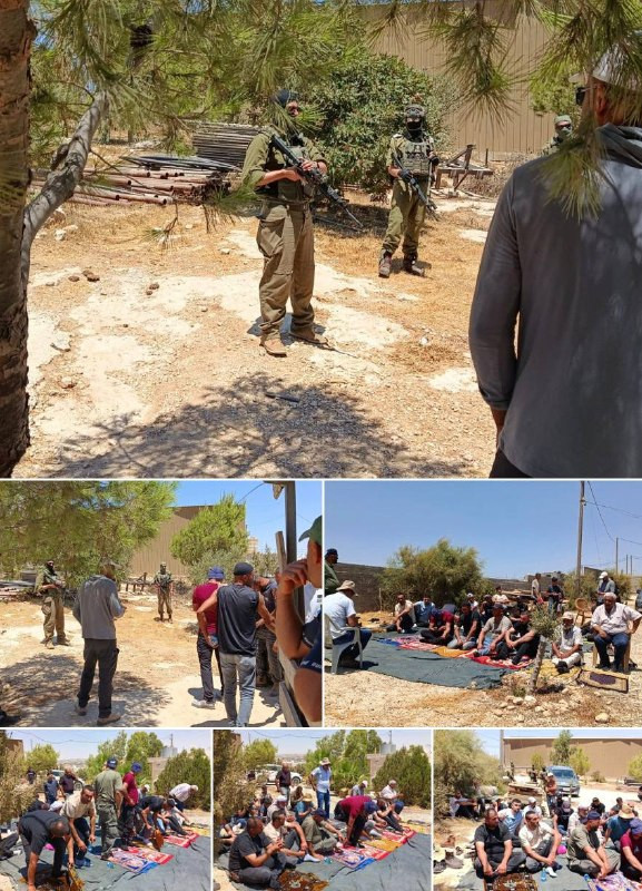 صور | رغم حواجز الاحتلال وتهديداتهم.. الأهالي يؤدون صلاة الجمعة عند مدخل منطقة خلة الحمص في مسافر يطا جنوب الخليل تنديدًا باعتداءات المستوطنين....