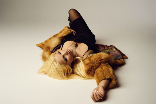 inde navarrette for viewties magazine may 2023 2 541196975.jpg