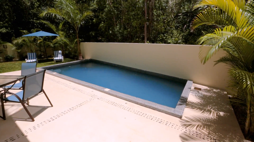 Mexico.Life.S01.1080p.DSCP.WEB DL.AAC2.0.x264 THM 03.png