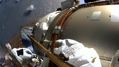 Long way down... ISS-eva-part-2-aug-6-25-sabretooth.mp4.png