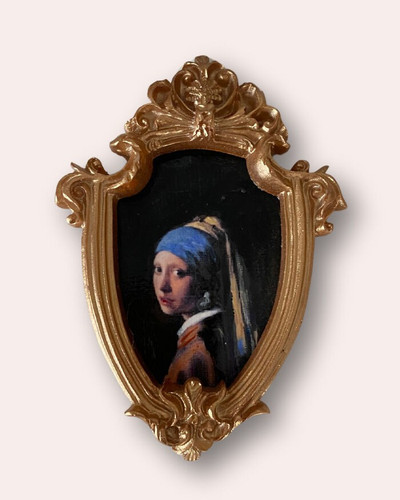 I Create Miniature Framed Paintings That Fit In The Palm Of Your Hand 6806b3639754c png 700.jpg