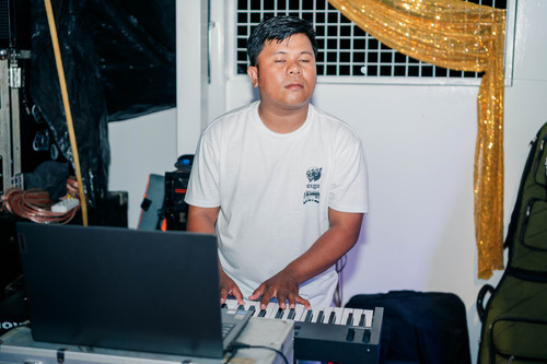 KEN07892