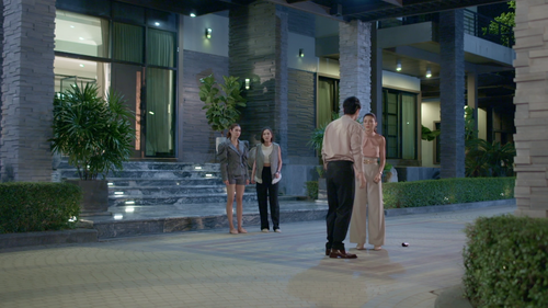 Stepmother.2025.S01.1080p.NF.WEB DL.AAC2.0.H.264 unco@AvistaZ 06.2