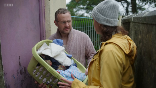 The.Young.Offenders.S04.720p.iP.WEB DL.AAC2.0.H.264 RNG 05.2