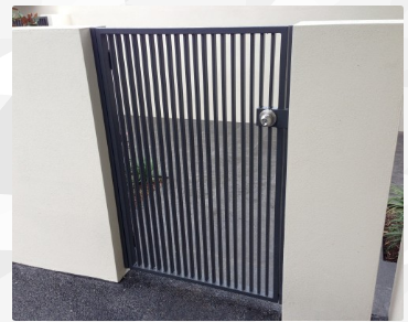 Frameless Glass Pool Fencing Gold Coast.png