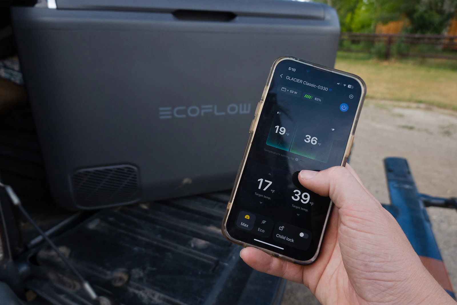 Phone displaying dual-zone temperature controls for the GLACIER Classic fridge freezer