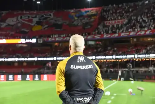 Após nova derrota, Dorival reconhece responsabilidade e dívida com a torcida do São Paulo