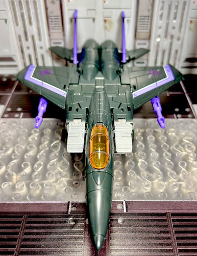 y22 (8)