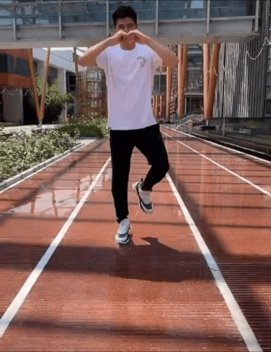 6272ee79gy1igd01vyss5g20f00jg1l4.gif