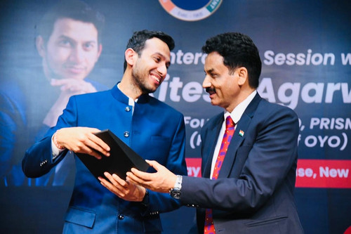 Dr. Ranjeet Mehta PHDCCI and OYO founder Ritesh Agarwal.jpg