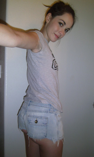 69450698 010 dbc6.jpg
