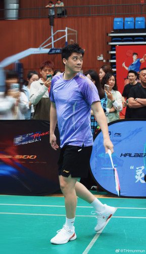 ecc3d8f8gy1iebt8mq0mrj229i3x07wj.jpg