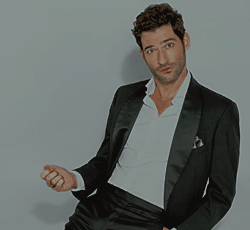 Tom Ellis firma.png