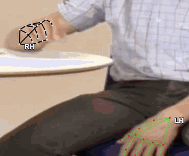 5892fa8d2453.gif