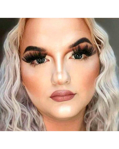 bad makeup artists shaming 23 5fc8aa998ce67 700 bordered.jpg