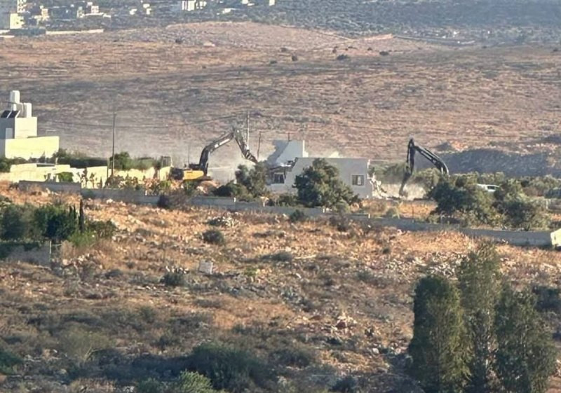 جيش الاحتلال يهدم منزلًا في بلدة شقبا غربي رام الله....