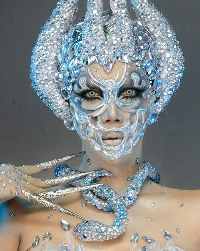 Makeup artist can transform into scary monsters 51 Pics 651e6e10b01a9 700 bordered.jpg