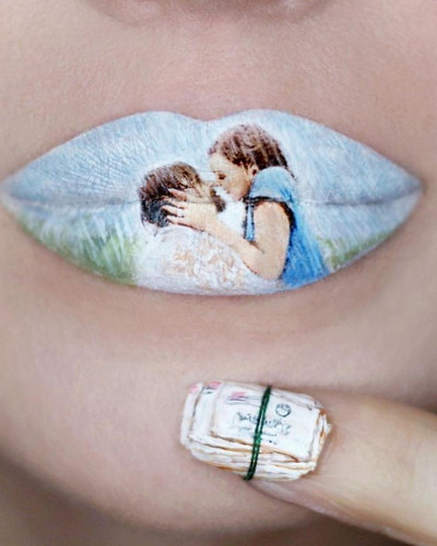 Makeup artist draws pop culture scenes on her lips and the result is fantastic 5ccbe07b56bf2 880.jpg