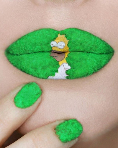 Makeup artist draws pop culture scenes on her lips and the result is fantastic 5ccbe5c5de8c6 880.jpg