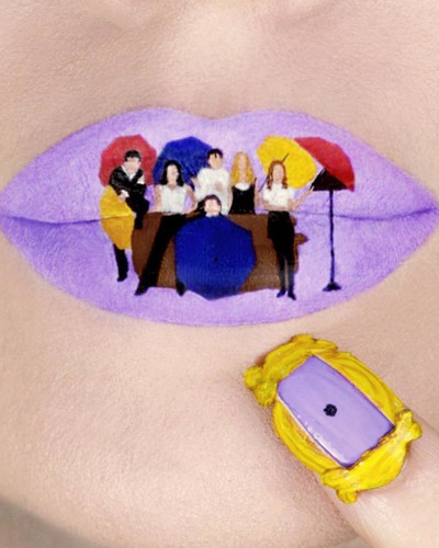 Makeup artist draws pop culture scenes on her lips and the result is fantastic 5ccbe0954f8a6 880.jpg