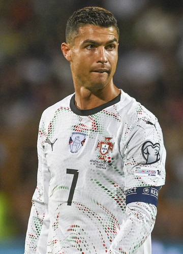 Cristiano Ronaldo 2275 (cropped)