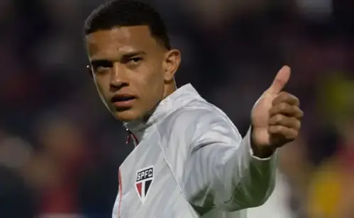 MAIS ESPAÇO! Promessas da base ganham minutagem no profissional com Dorival