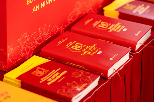Kỷ niệm 80 năm Lực lượng An ninh đối ngoại | Nguyễn Lê
