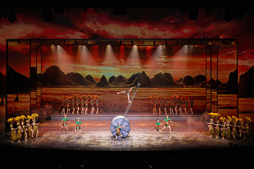 Đất nước Thiên hùng ca