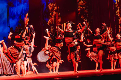 Đất nước Thiên hùng ca