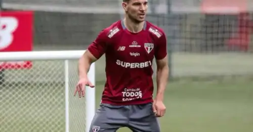 Cédric Soares treina em separado no São Paulo e trava rescisão contratual