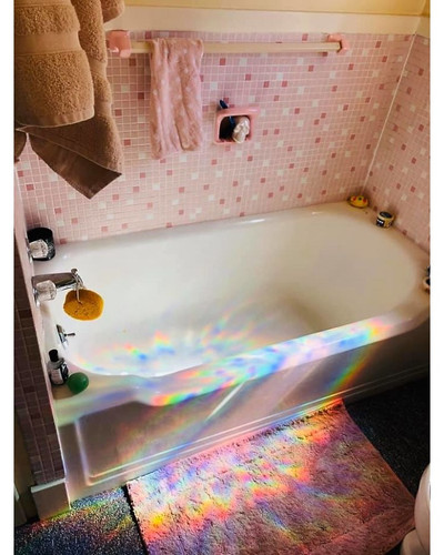 weird interesting bathroom design 5e8b423873327 700 bordered.jpg