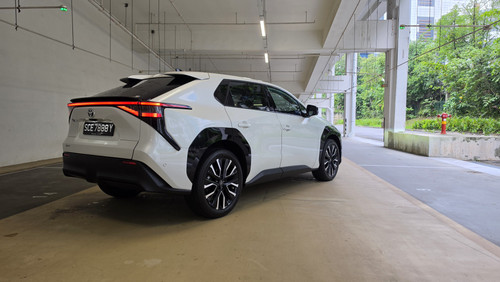 Toyota BZ4X Side to rear view.jpg