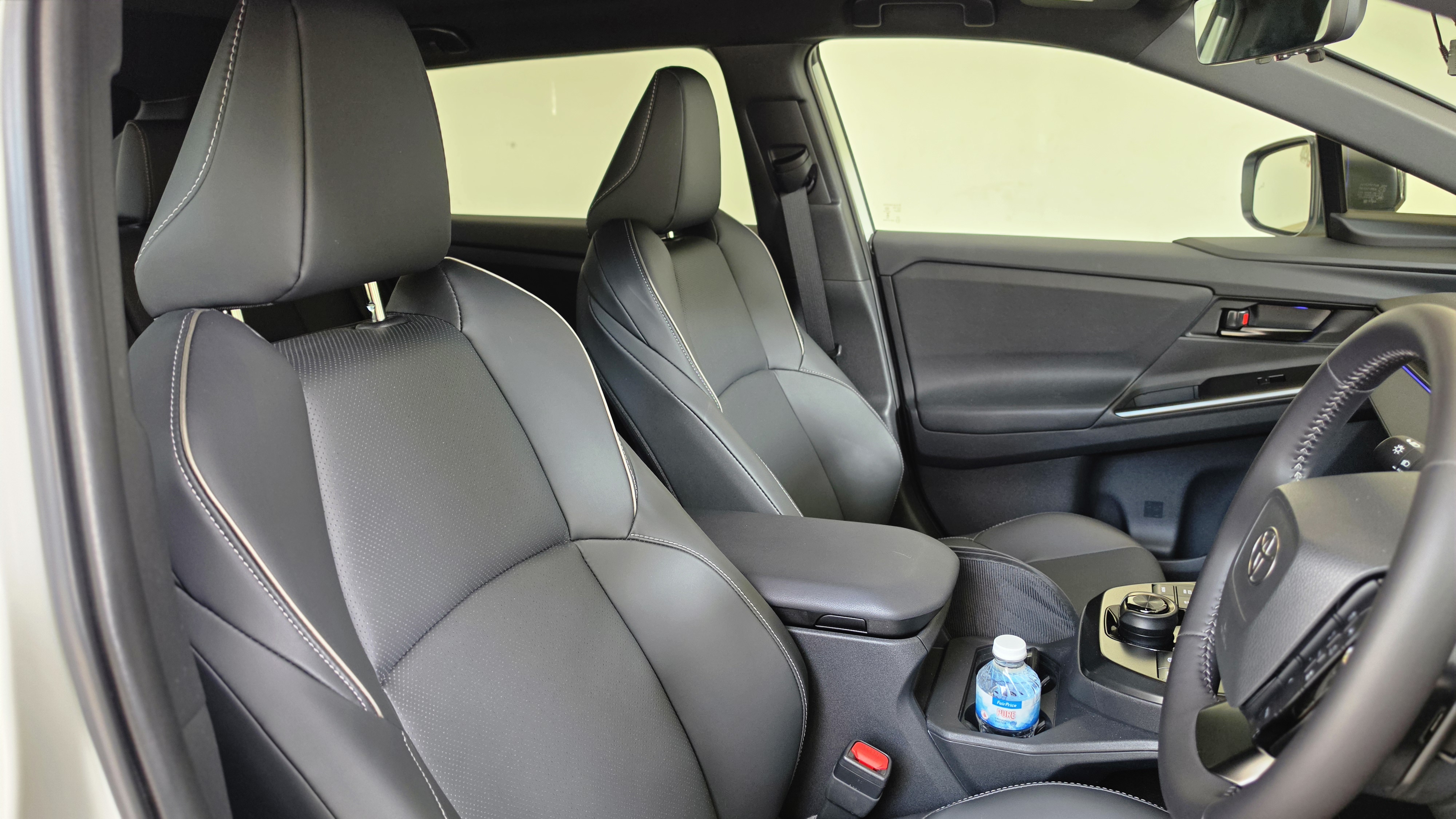 Toyota BZ4X Front Seats