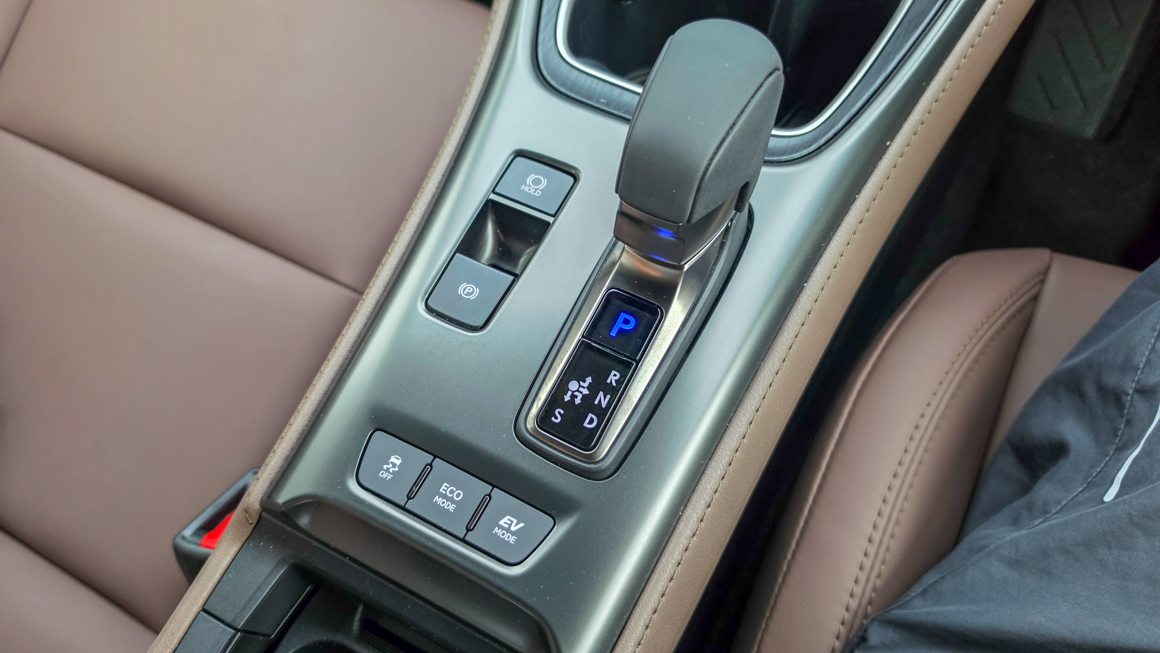 Lexus LBX gear knob